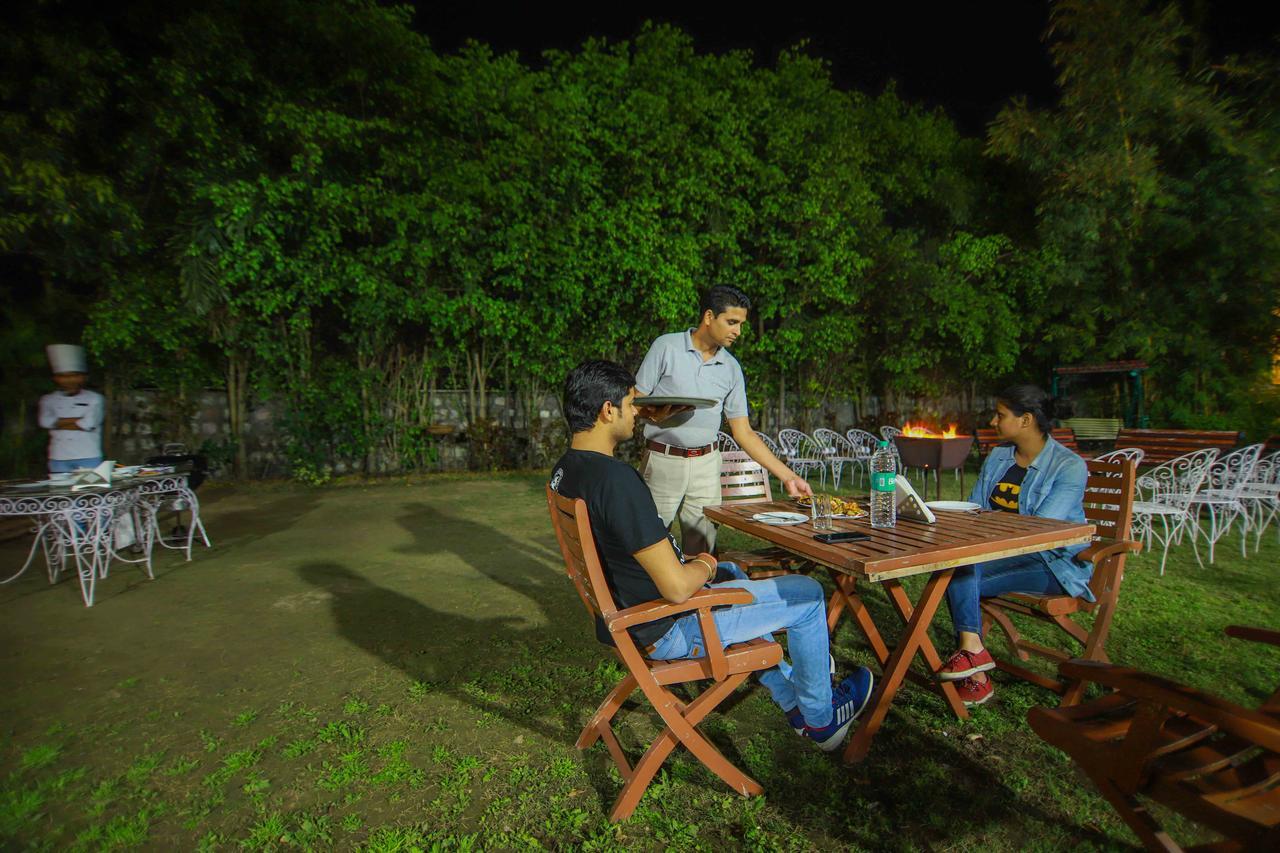 V Resorts Rajaji National Park Rishīkesh Exteriör bild